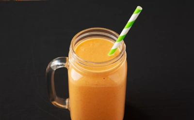 Вкусное лекарство от усталости найдено: этот сочный смузи дарит силы и поднимает настроение