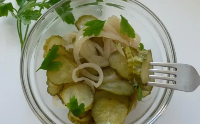 Хрустеть по-летнему можно и в январе: этот огуречный салат в банке быстро станет любимцем всей семьи