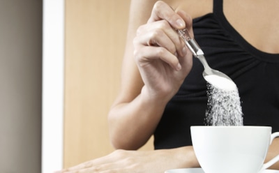 Сладкий риск для сердца: как сахар повышает давление и запускает опасный замкнутый круг