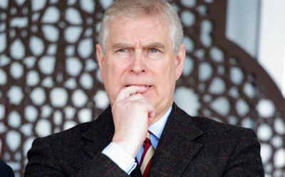 Принца Эндрю изгнали из королевской семьи после обвинения в растлении ребенка