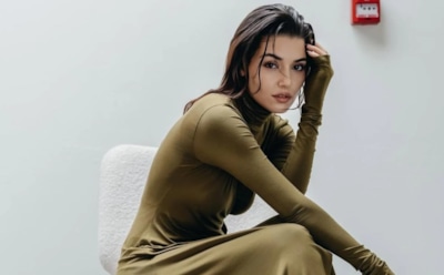 Ханде Эрчел замечена с Бюрсином после расставания с женихом, который ответил на слухи об изменах