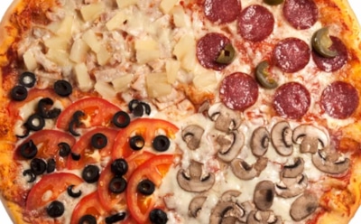 Четыре вкуса на одной лепешке: приготовьте эту легендарную пиццу к торжеству — и семья будет вам аплодировать