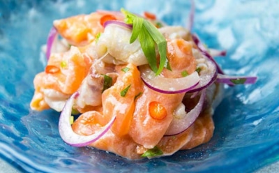 Приготовила раз — теперь друзья уверены, что я тайком училась у шефа в Перу: это севиче станет главным хитом ваших встреч