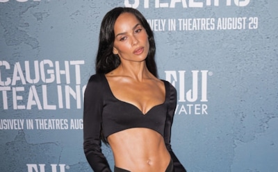 Гарри Стайлз и Зои Кравиц больше не скрывают роман: папарацци застали пару в объятиях