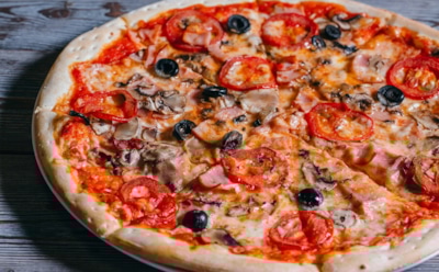 Когда хочется всего и сразу — попробуйте эту пиццу: она объединит ваши самые любимые ингредиенты