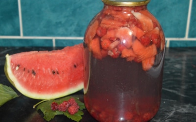 От жары я спасаюсь арбузным компотом: этот удивительный напиток зной прогоняет с первого глотка