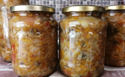 Никаких полуфабрикатов — всегда закрываю грибной суп впрок: зимой открываешь банку — и обед готов без хлопот