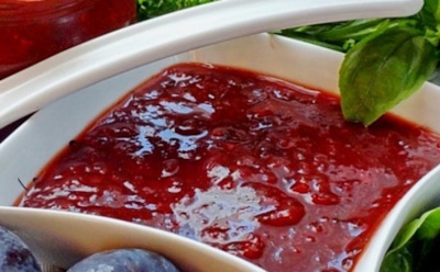 Стоит добавить просто к хлебу — и соседи уже спрашивают рецепт: этот соус сотворит волшебство с вашими блюдами