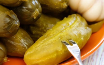 Приходится потрудиться — но этот хруст стоит того: предлагаю отличный рецепт квашеных огурчиков для настоящих ценителей солений