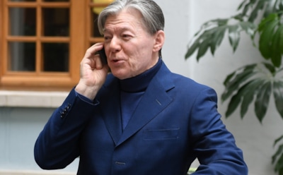 Александру Збруеву стало плохо перед спектаклем в «Ленкоме»: актер не вышел на сцену