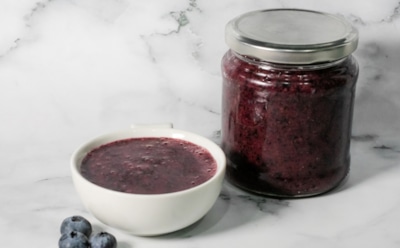 Готовим так каждое лето — потом всю зиму наслаждаемся: едим с семьей эту чернику ложками с удовольствием и вспоминаем теплое солнце