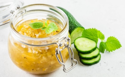 Родные сначала смотрели настороженно, но потом распробовали: это варенье из огурцов долго будет вызывать за столом удивление и восторг