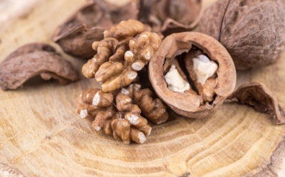 Энергия прямо из ореха: канадцы придумали мини-генератор на скорлупе — работает от одной капли воды