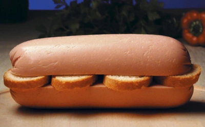 Два кусочка колбаски — и вы на реанимационном столе: токсиколог рассказал, чем опасно переработанное мясо