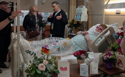 "Слишком сильно зажигал": Элтон Джон шокировал фанатов снимком с многочисленными травмами