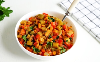 Прощаюсь с огородом вкусно — делаю заготовки на зиму: с этим рагу любой мороз не страшен