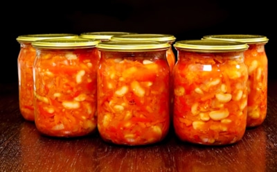 Греческий салат с русским духом — для зимы просто идеально: с баночкой этой заготовки стол сразу преображается