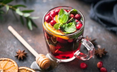 Секрет здоровья зимой — кружка горячего клюквенного чая с корицей: благодаря ему даже дети в холода больше не болеют