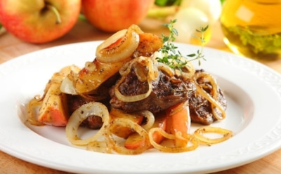 Добавьте немецкий акцент вашей трапезе: эта печень по-берлински станет главной изюминкой любого застолья