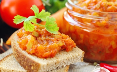 Подобрать вкусную компанию моркови — и очуметь от вкуса: с этой заготовкой зимой тосковать по лету точно не придется