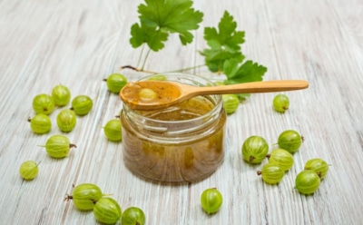 Пока другие варят варенья и джемы, я заготавливаю мармелад: это лакомство дети любят намного сильнее магазинных сладостей