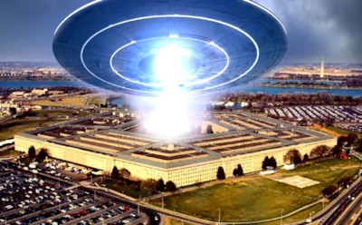 Пентагон в панике: тысячи таинственных НЛО угрожают военным базам США
