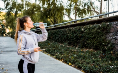 С утра выпил — и весь день спокоен: ученые выявили зависимость уровня стресса от обезвоживания