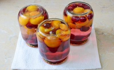 За окном метет пурга, а мы просто достаем из погреба баночку этого компота — и жизнь сразу налаживается