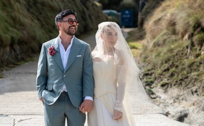 Пляжная свадьба: голосистая звезда дискотек Бекки Хилл выбрала в мужья ивент-менеджера