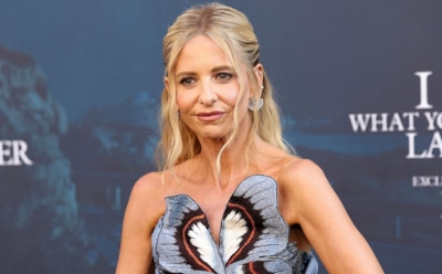 На Сару Мишель Геллар набросились из-за дорогого подарка на 16-летие дочери