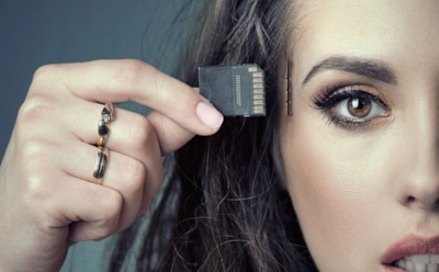 Уникальный случай во Франции: девушка с феноменальной памятью в деталях воспроизводит прошлое и будущее