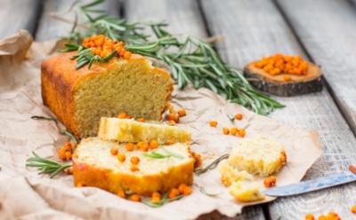 Аппетитный хруст и воздушная мягкость: идеальный кекс из облепихи к чаю