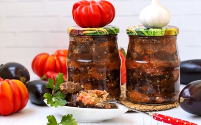 Баклажанная «Тройка»: вкусный, сочный салат, который отлично хранится всю зиму