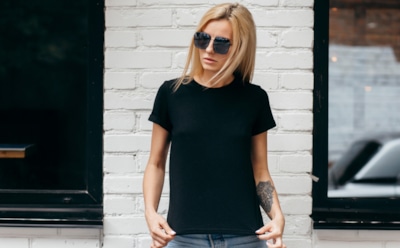 Темная классика без потерь: полный гид по уходу за черными вещами