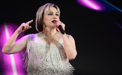 Татьяна Буланова рассталась со своим «энергосберегающим» танцором Берегулей: «Прикрывается больной спиной»