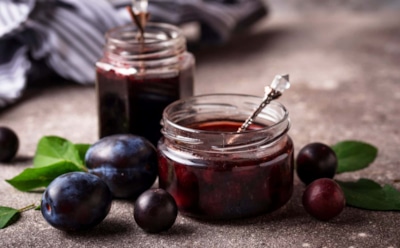 Сливы против зимы: это пюре спасает от тоски по лету в холодное время