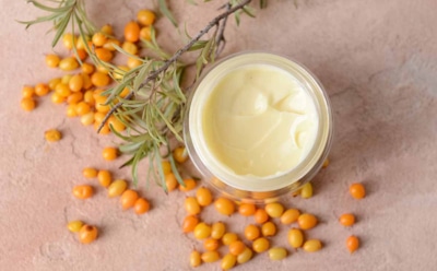 Натуральный лифтинг у вас дома: облепиховый крем возвращает молодость