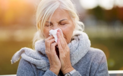 Стало известно, почему пожилые тяжелее болеют гриппом: ученые нашли виновника