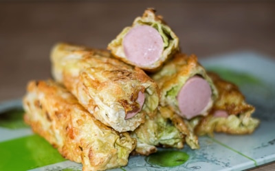 Когда нет времени на классику — делаем голубцы без заморочек: сыр и сосиски открывают новые грани привычного блюда