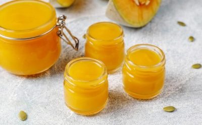 Готовлю этот тыквенный сироп на зиму: семья выпивает его быстрее, чем успеваю разливать по банкам