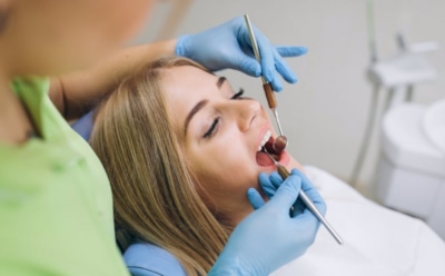 Срок годности улыбки: стоматолог рассказала, когда пора менять пломбы