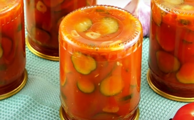 Острый и ароматный салат «Огуречник» — эта закуска зимой со стола улетает первой