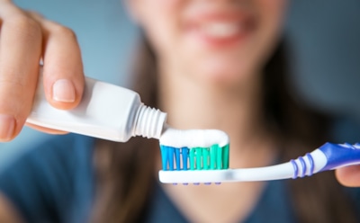 Много пены — мало пользы: сколько пасты на самом деле нужно для чистки зубов