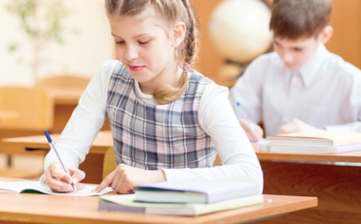 Медленный темп — глубокие мысли: как письмо от руки формирует интеллект ребенка