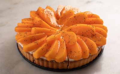 Золотая сладость сезона: этот пирог с хурмой наполняет дом запахом осени и счастья