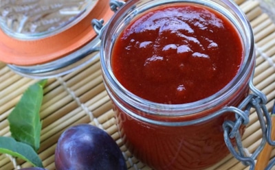 Терн вместо помидоров: густая аджика с дикой сливой станет хитом зимних заготовок