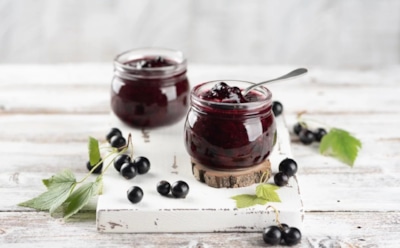 Смородиновый джем с кокосовой стружкой — варенье, которое хочется есть ложками