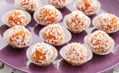 Такому десерту даже ЗОЖ не помеха: морковные шарики — сладость, которую не нужно запрещать