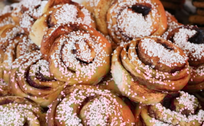 Встречайте утро по-шведски: эти аппетитные булочки с корицей пахнут счастьем и уютом