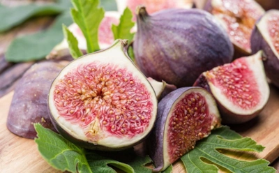 Сладкий, но коварный: диетолог раскрыла, кому инжир может навредить сильнее, чем сахар